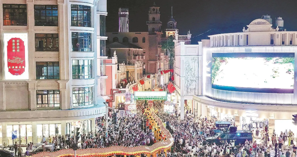 老街聚煙火 花燈映月明 中山雙節文旅消費熱力足