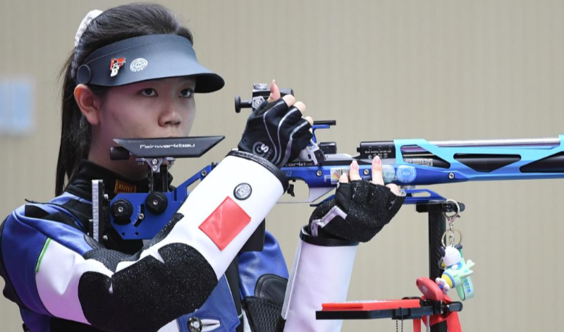 彈無虛發！高中生摘得十五運射擊首金